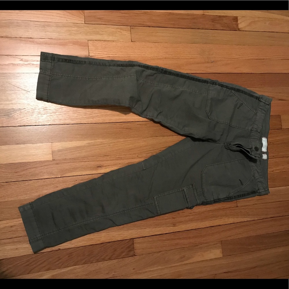 Green khaki cargo capris
